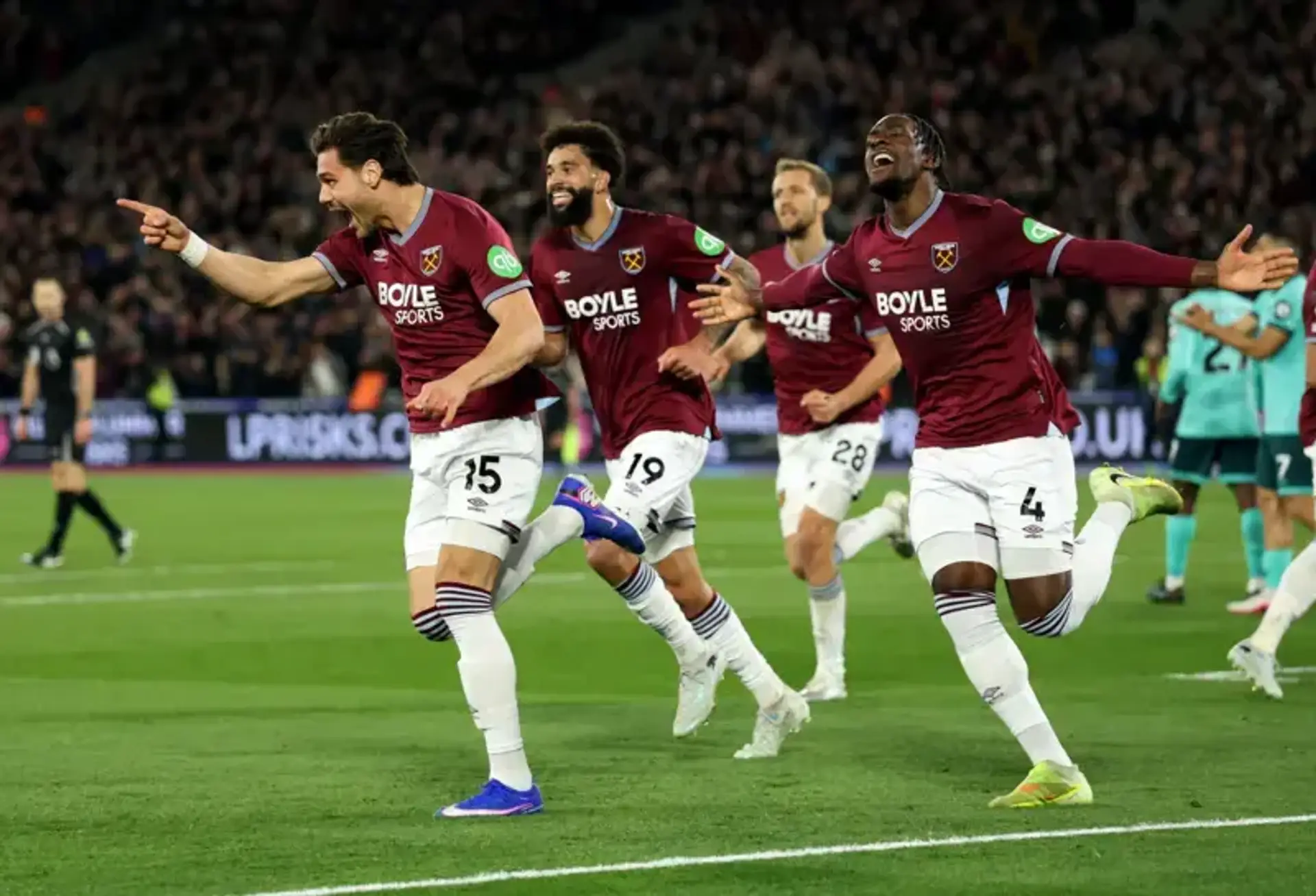 O meio que decidiu o tom Brentford vence o West Ham por 2 a 0 e e