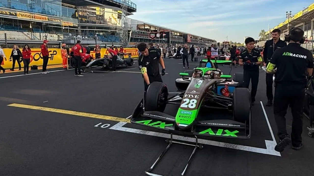 Lando Norris celebra vitória na Sprint do GP de Miami 2026 com a McLaren laranja no pódio