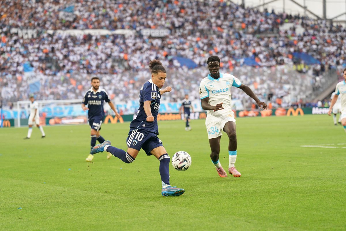 A posição que define tudo Por que B. Pavard virou peça-chave do Ma