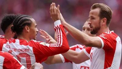 Schalke volta à Bundesliga e relembra a fábrica que formou Neuer e Özil