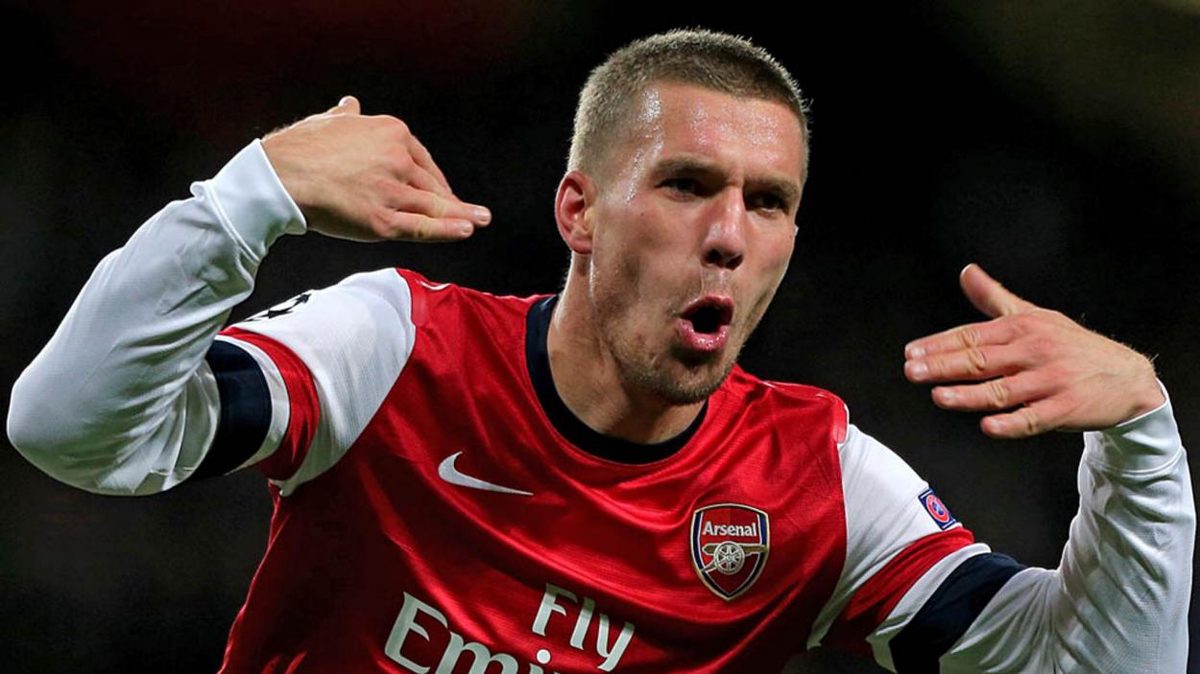 A cena Podolski levanta a Copa da Polônia e enc