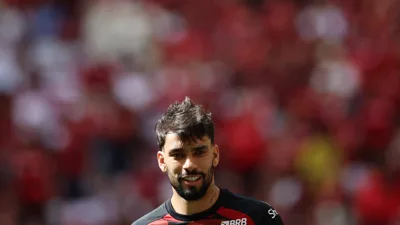 Paquetá volta ao Flamengo e reordena a hierarquia do meio-campo rubro-negro