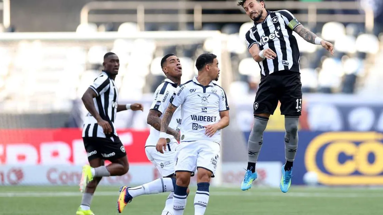 Jogadores do Remo comemoram gol de virada contra o Botafogo no Estádio Nilton Santos pelo Brasileirão 2026