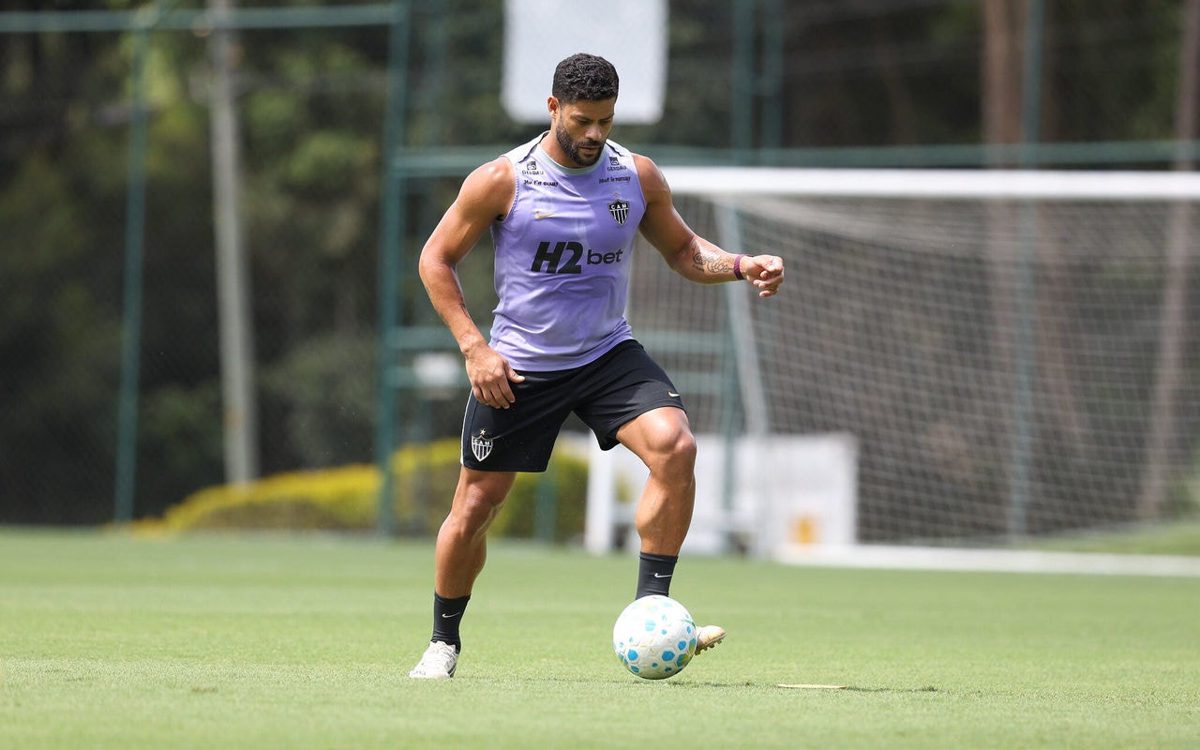 O que aconteceu Duas expulsões, zero gols e uma bola sal