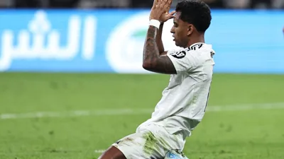 Rayan briga por vaga na Copa e Ancelotti já não pode ignorá-lo
