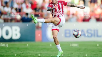 Jean Carlos e os 34 anos que a Chapecoense colocou no meio-campo da Série B