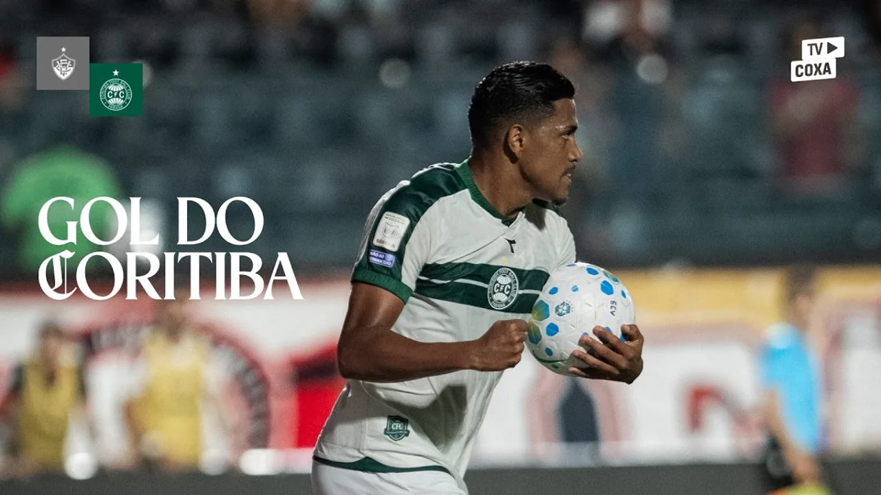 Jogadoras do Dentil/Praia Clube celebram título da Superliga Feminina no Ginásio do Ibirapuera em São Paulo