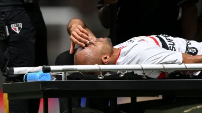 Lucas Moura sai carregado e o São Paulo paga a conta mais uma vez