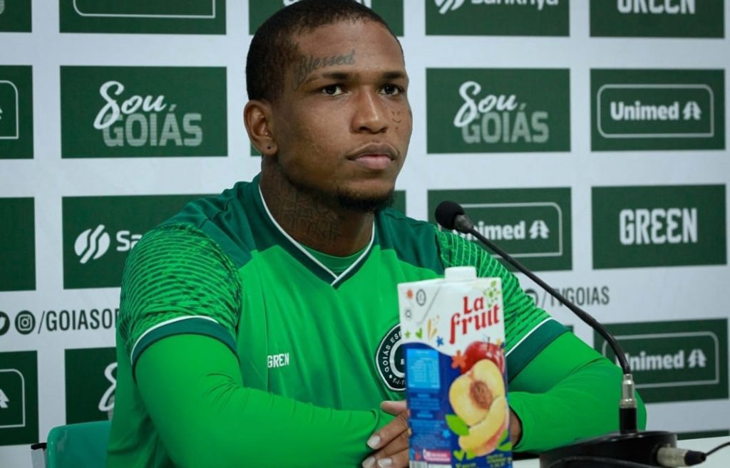 O número que define a temporada Juninho e os 38 anos que o Goiás ainda p