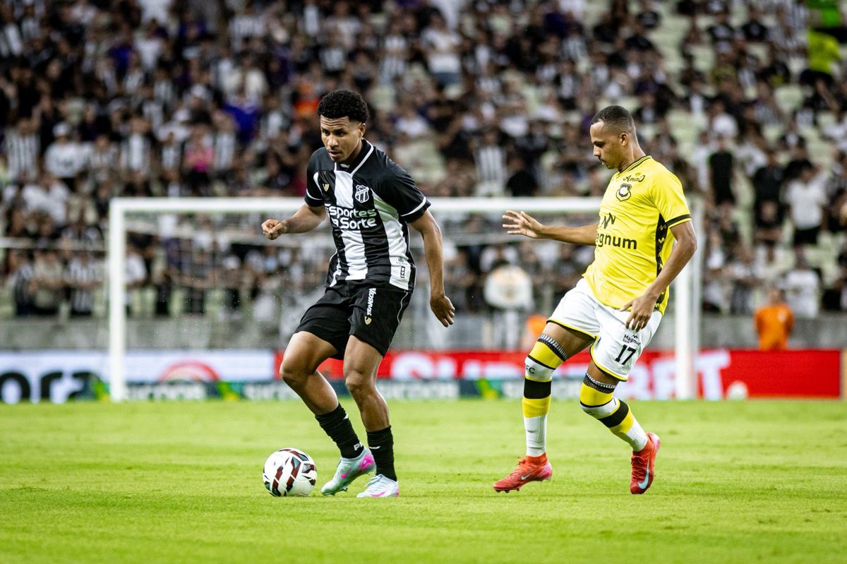 Como o jogo chegou até esse instante Sport e Ceará ficam no 0 a 0 no Adelmar