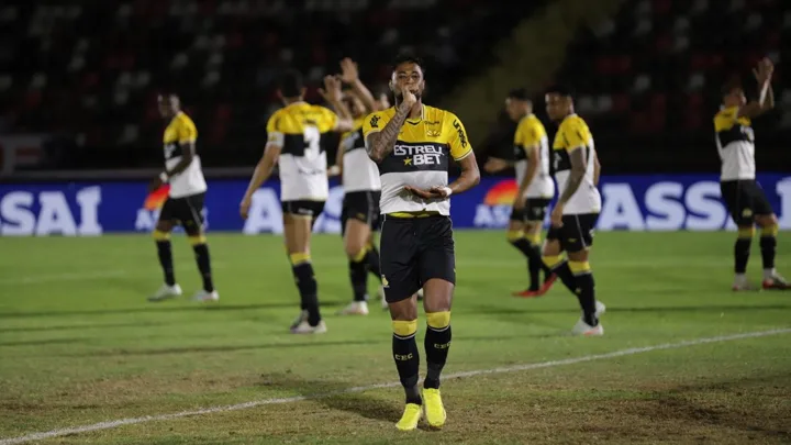 Diego Gonçalves, atacante do Criciúma, em ação pelo Brasileirão Série A de 2026