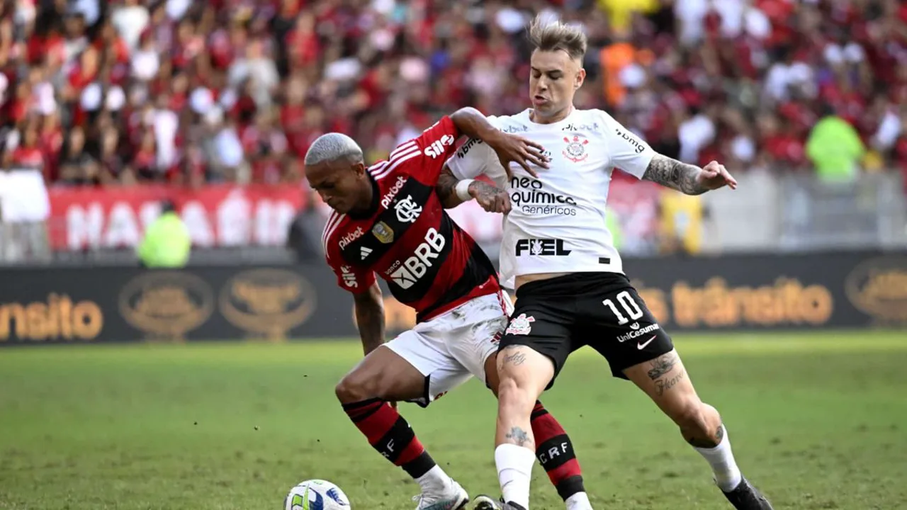 Neymar e Robinho Jr. em treino no CT Rei Pelé do Santos durante o Brasileirão 2026