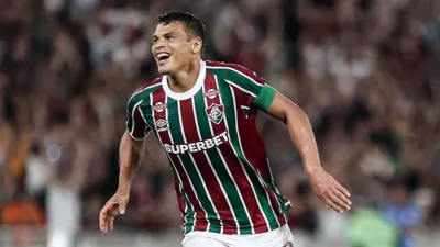 Thiago Silva levanta o 33º título da carreira e desafia o tempo em Portugal