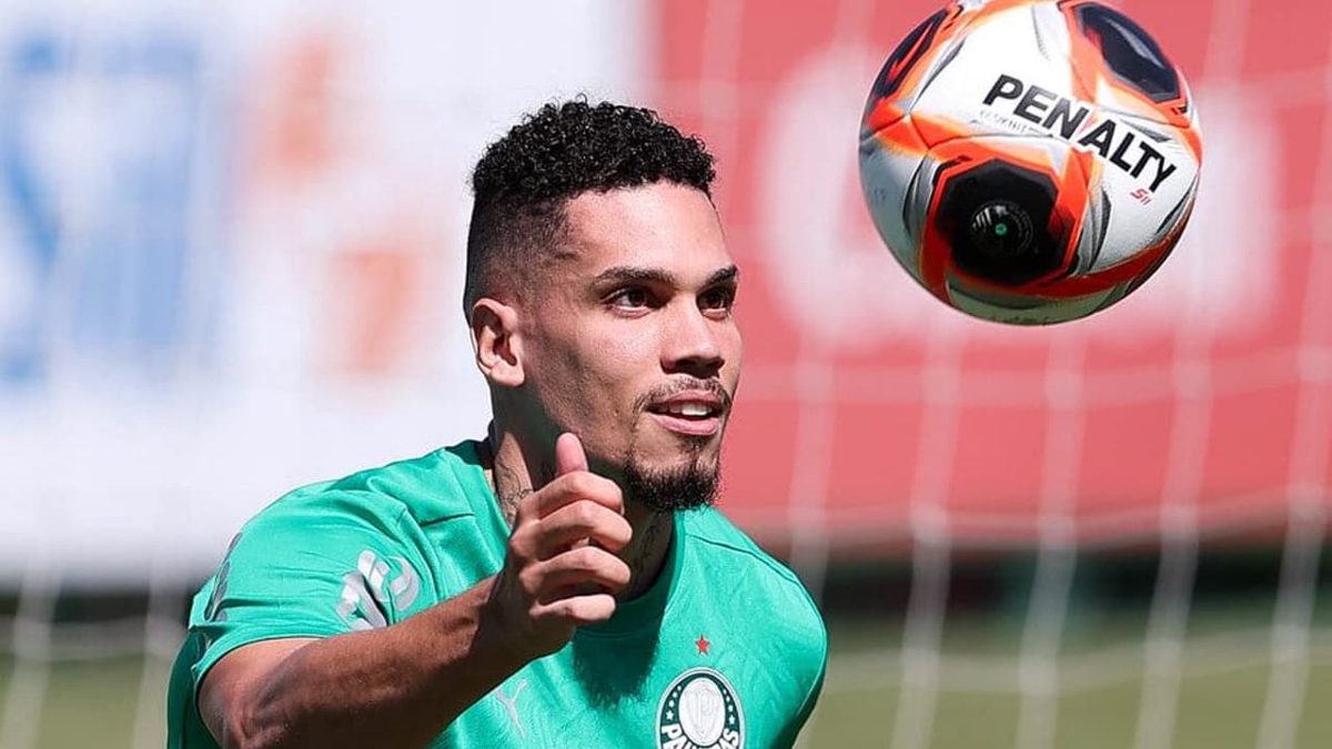 A cena Paulinho atravessa 302 dias de silêncio