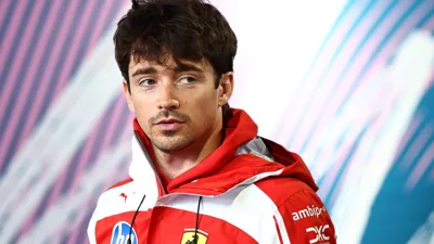 Leclerc girou, bateu no muro e perdeu o pódio de Miami em 20 segundos