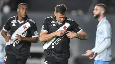 Um volante que o futebol havia esquecido salvou o Vasco no Maracanã
