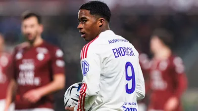Endrick assina 15 participações em gols e transforma o Lyon em candidato real