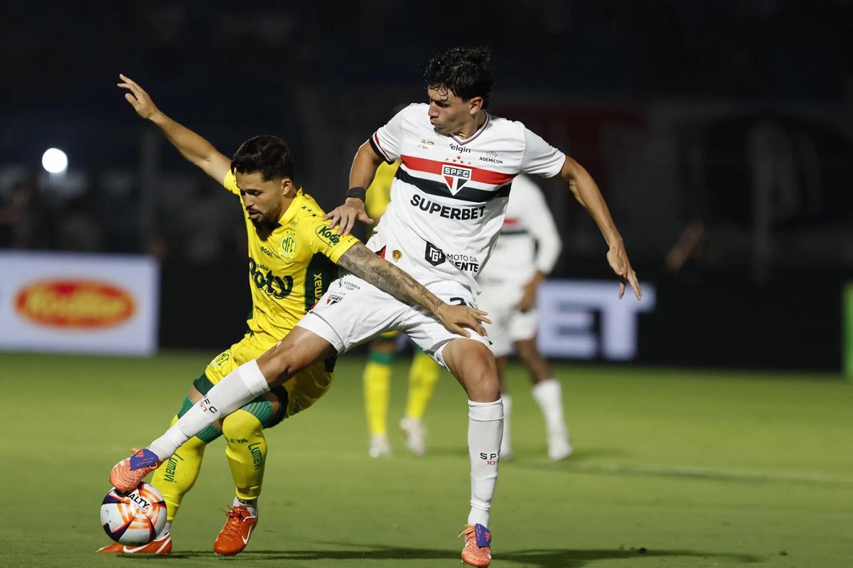 Por que isso importa Lucas Moura caiu sozinho e o contrato qu