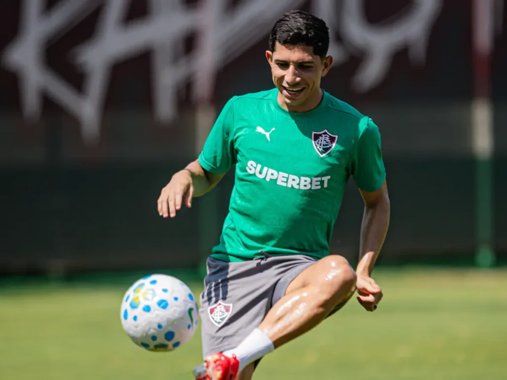A cena Fluminense cria, não marca e paga caro n