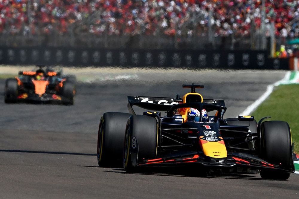 Quem se beneficia diretamente McLaren errou o timing e Norris pagou o