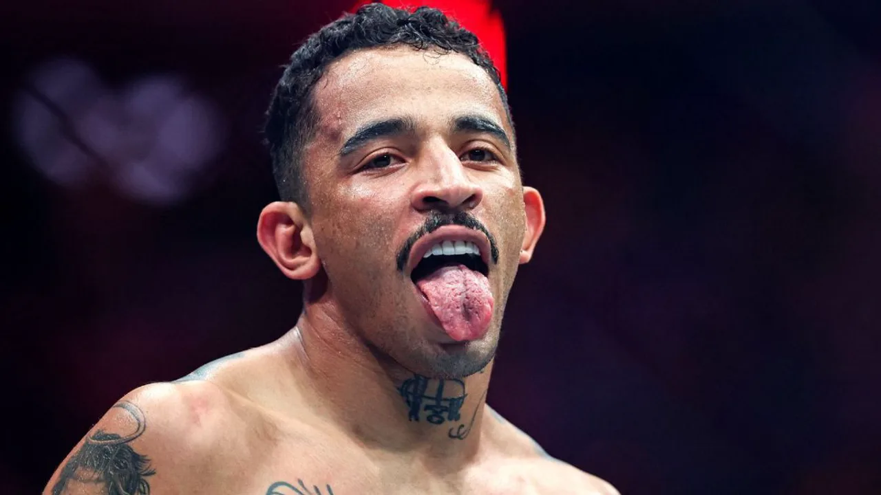 Carlos Prates celebra nocaute sobre Jack Della Maddalena no UFC Austrália em Perth