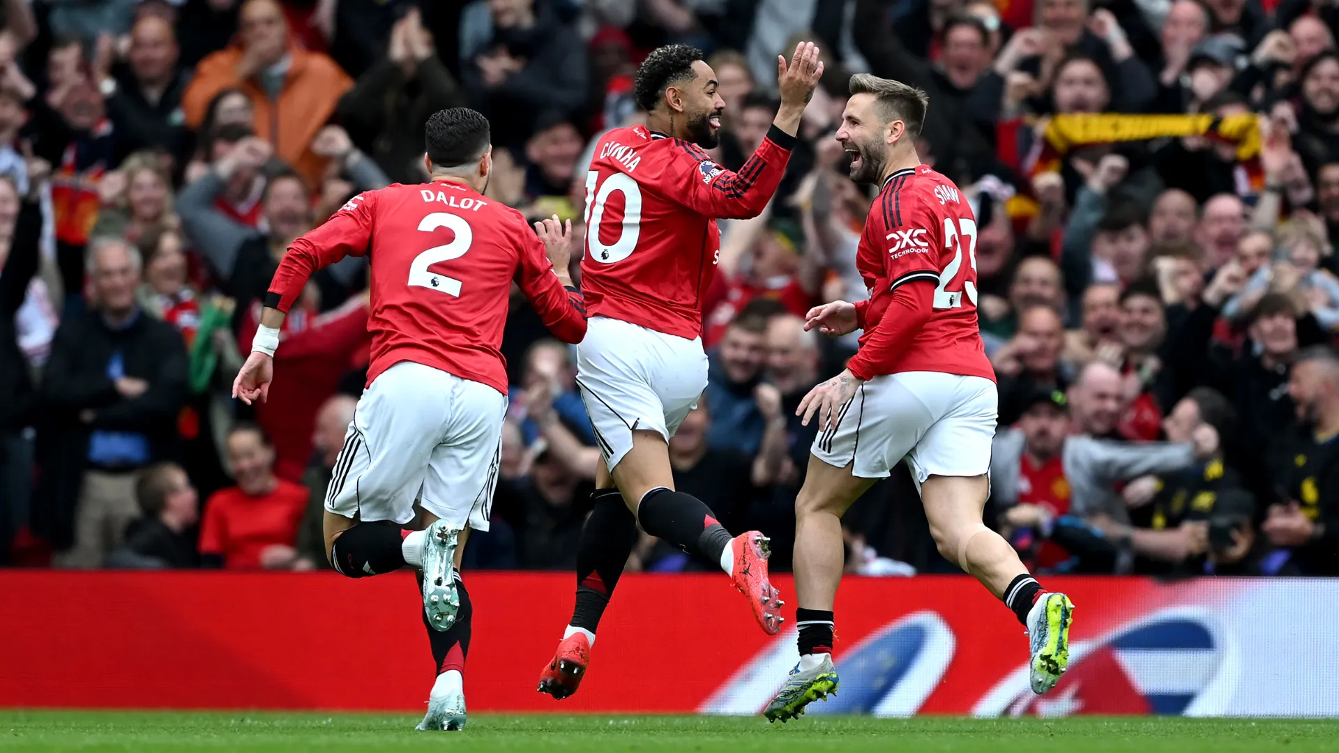 O que aconteceu, exatamente Matheus Cunha poupado pelo United aquece