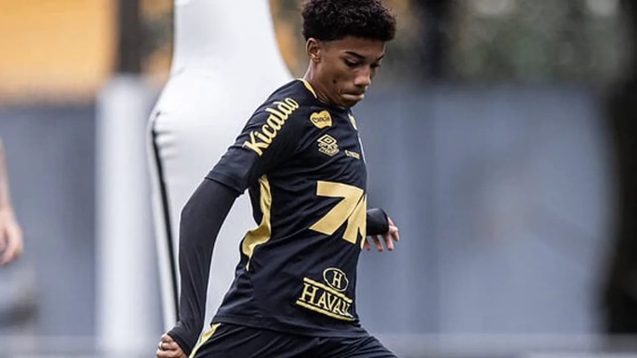 Neymar e Robinho Jr. no CT Rei Pelé do Santos durante treino do Brasileirão 2026