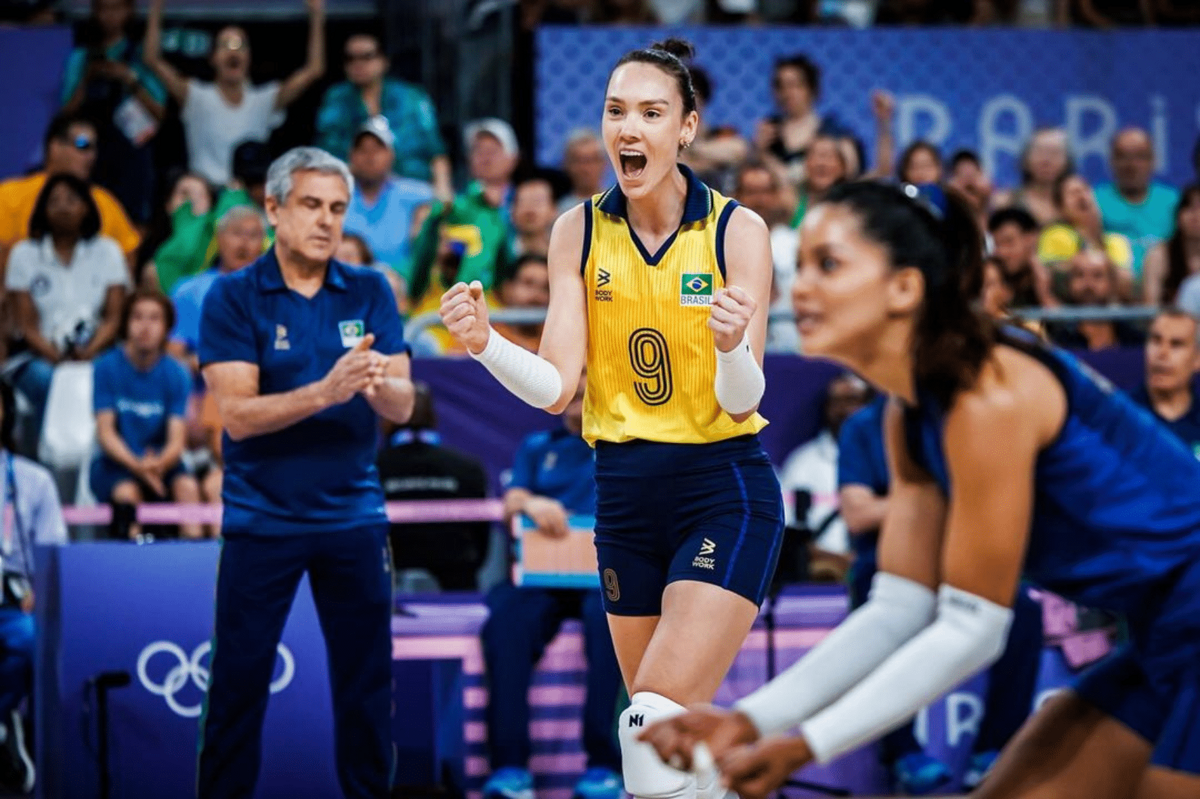 O vôlei de quadra defende a especialização absoluta Vôlei de quadra e vôlei de p