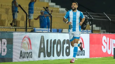 Por que Carlão ainda assina gols quando o Brasileirão mais exige
