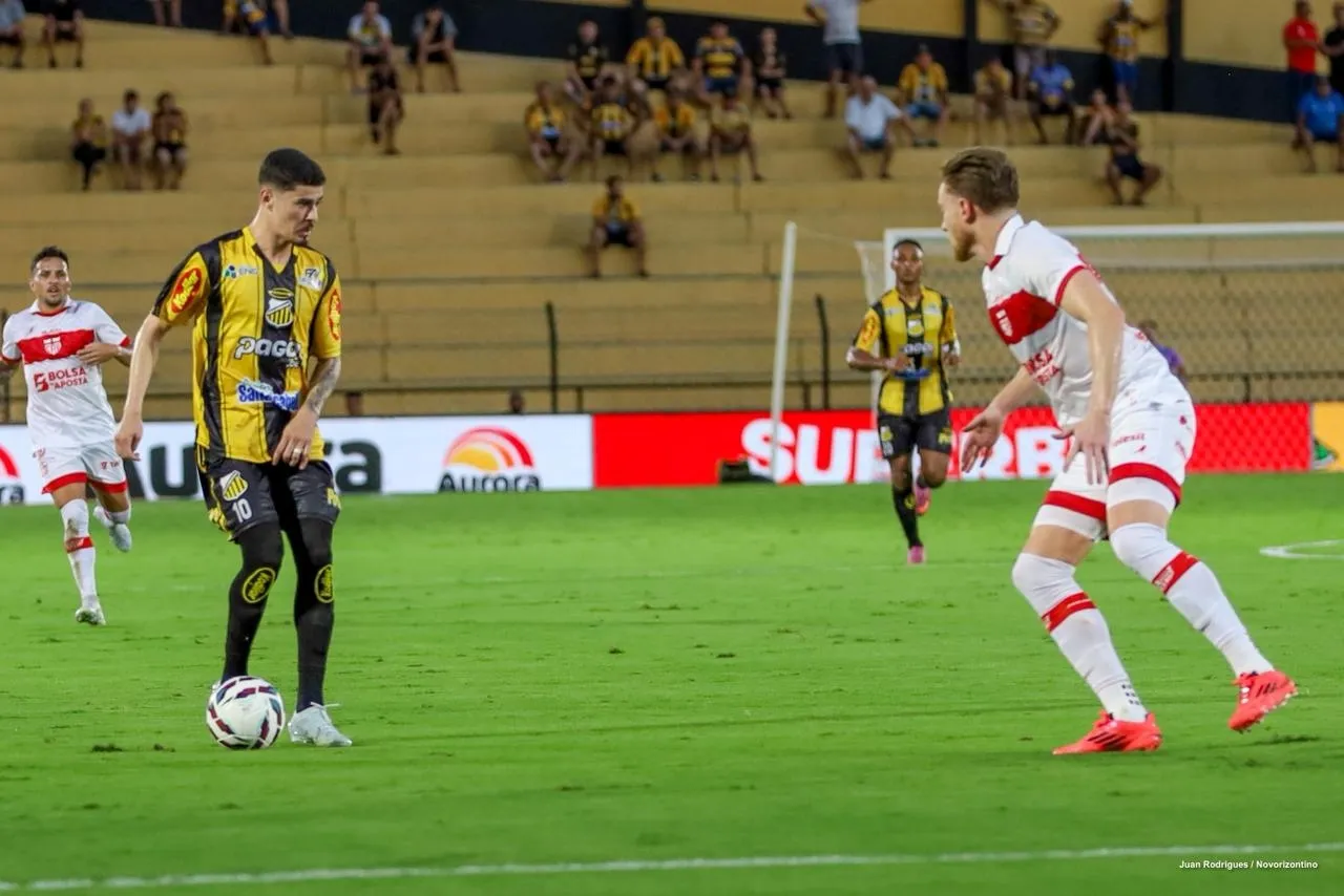 A assinatura técnica que o identifica Por que Carlão ainda assina gols quando