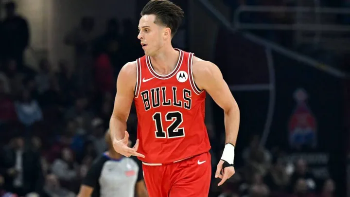 Zach Collins, forward dos Chicago Bulls com a camisa 23, em ação durante partida da NBA 2025-2026