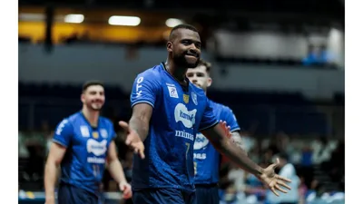 M. Zetterer e a camisa 23 que o Guarulhos colocou entre os postes da Superliga