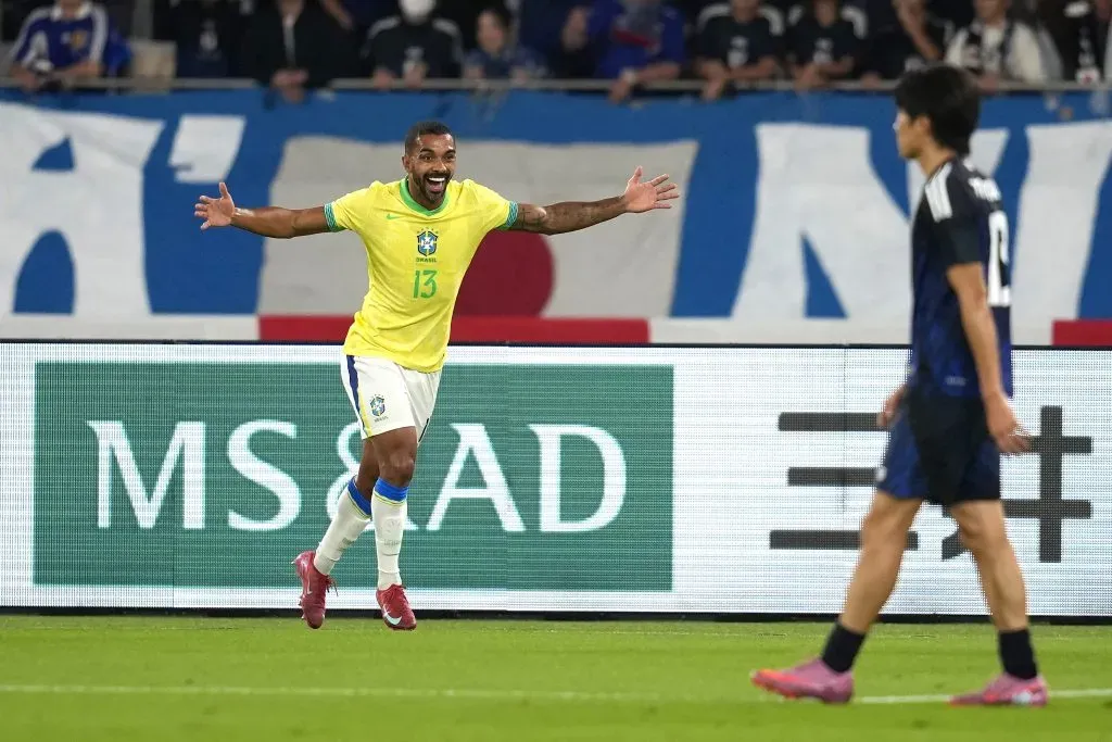 O que dizem os envolvidos Luís Henrique levantou o Scudetto e escr