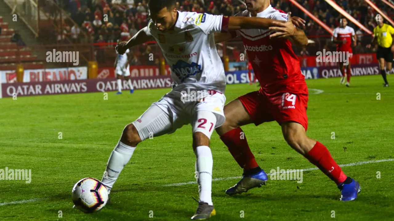 Robert Arboleda no CT da Barra Funda, isolado durante treino do São Paulo em 2026