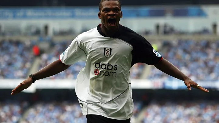 Collins John, meia do Everton com a camisa 27, em ação na Premier League 2025/2026