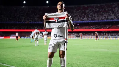 Virada sobre o Flamengo compra tempo para Crespo, mas não resolve o São Paulo