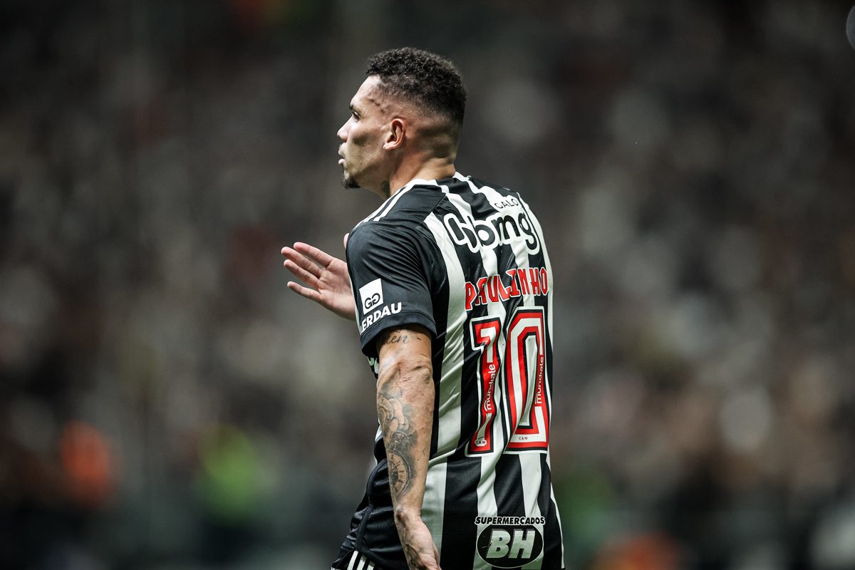 O grupo que virou um corredor de pressão para o Verdão Paulinho volta e o Palmei
