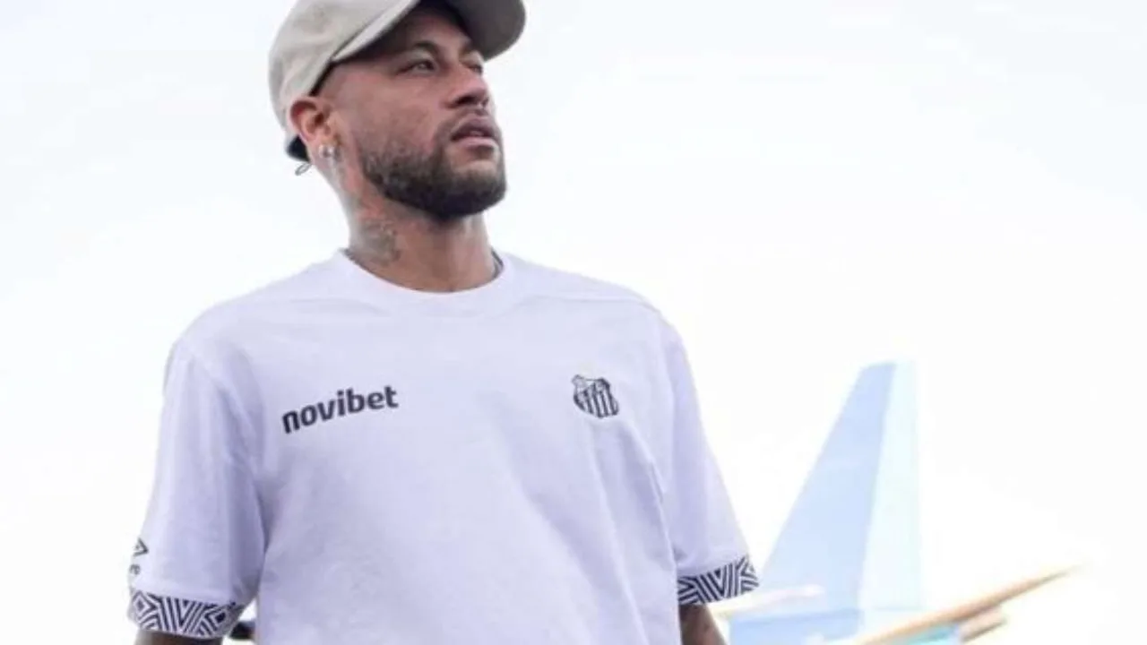 Neymar e jogadores do Santos em treino no CT Rei Pelé, clima tenso entre atletas