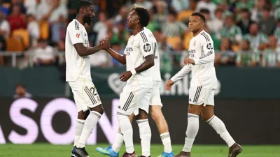 10 anos separam Rüdiger e Carreras — e esse número explica a crise do Real Madrid