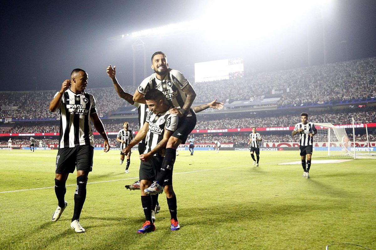 A lesão que chega na pior hora para o Botafogo Newton ou Medina — quem preenche