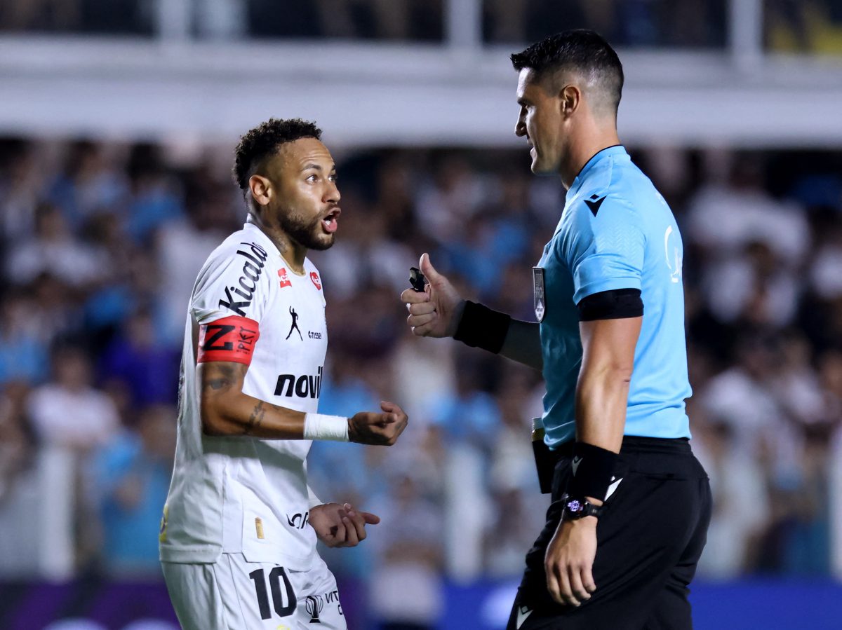 Dois episódios em duas semanas e um padrão que se repete no Santos Neymar acumul