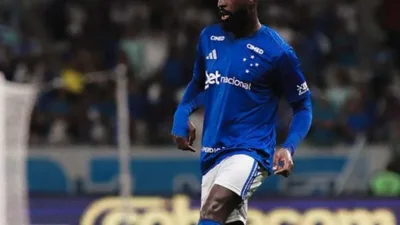 Gerson, Matheus Pereira e o peso de dois cartões em Santiago