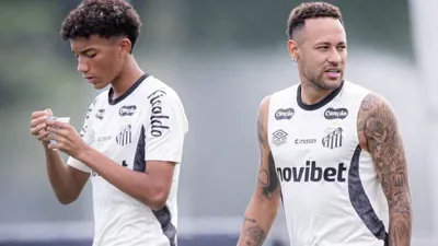 Robinho Jr. driblou o ídolo, levou um tapa e saiu de pé no Santos