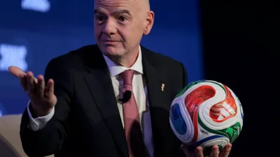 Infantino serve cachorro-quente a quem pagar US$2 milhões por ingresso