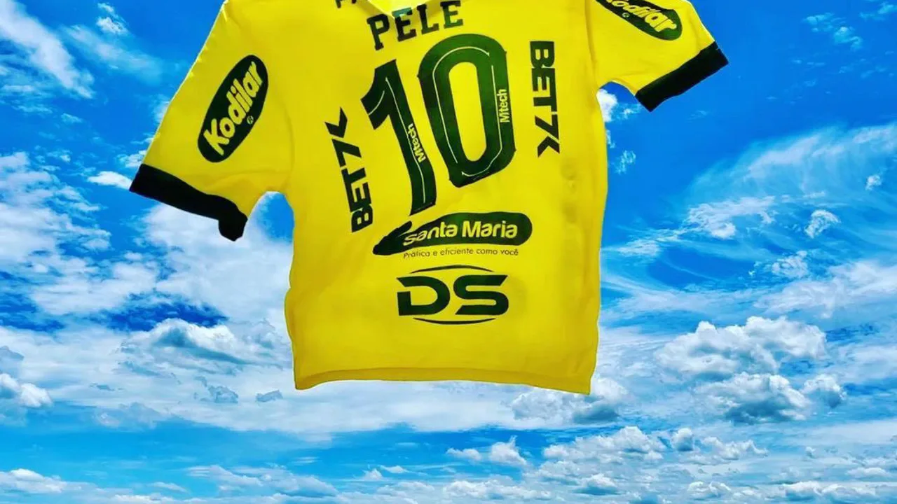 Jogadores do Mirassol com camisa amarela inspirada no tri de 1970 na Vila Belmiro, Paulistão 2026