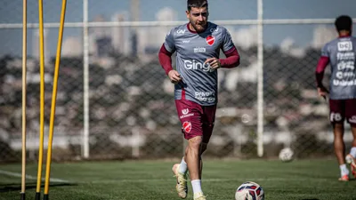 João Vieira e os 36 jogos que um meia de Pato Branco constrói na Série A