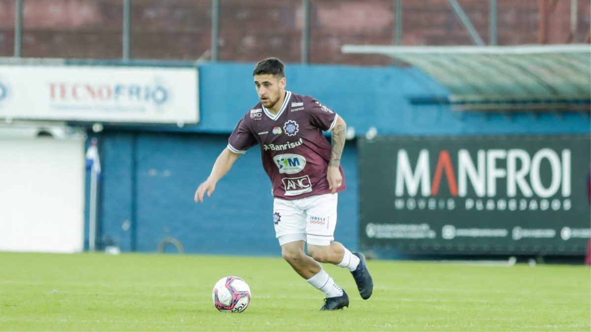 Como ele chegou aqui João Vieira e os 36 jogos que um meia de
