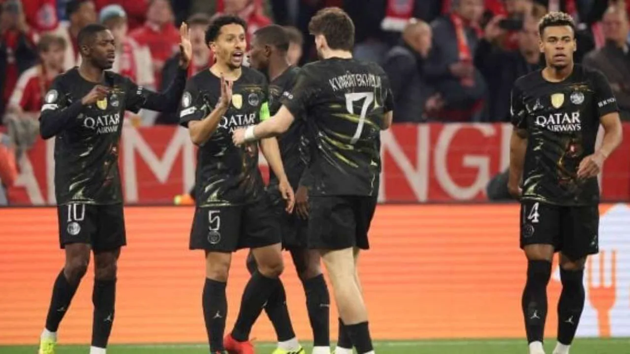 Ousmane Dembélé comemora gol do PSG contra o Bayern na Allianz Arena pela semifinal da Champions League