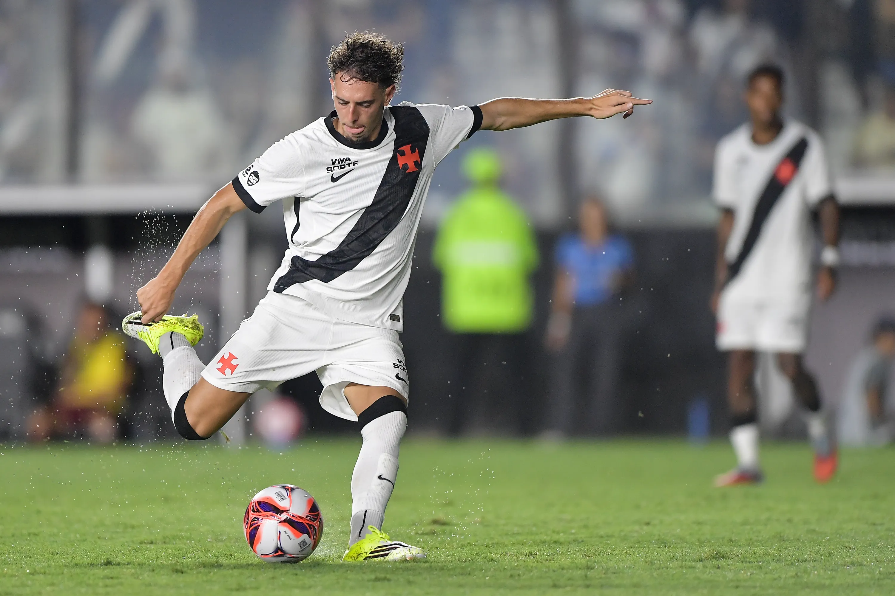 Se ele for transferido neste mercado A travessia de Nuno Moreira — do Atlânti