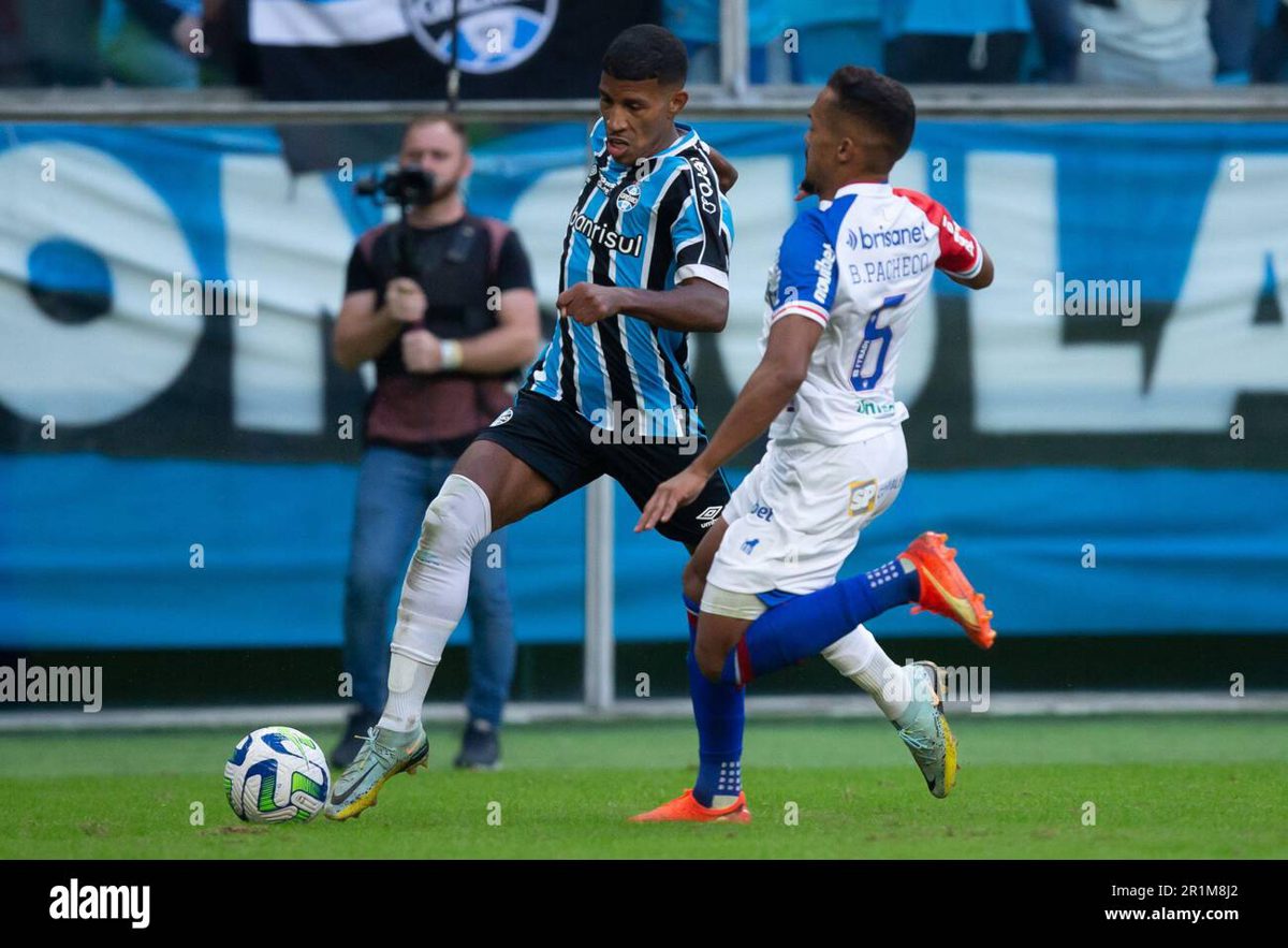 Se ele for transferido neste mercado Por que Aylon ainda decide jogos no Oper